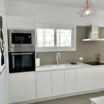 Evelyn Villa